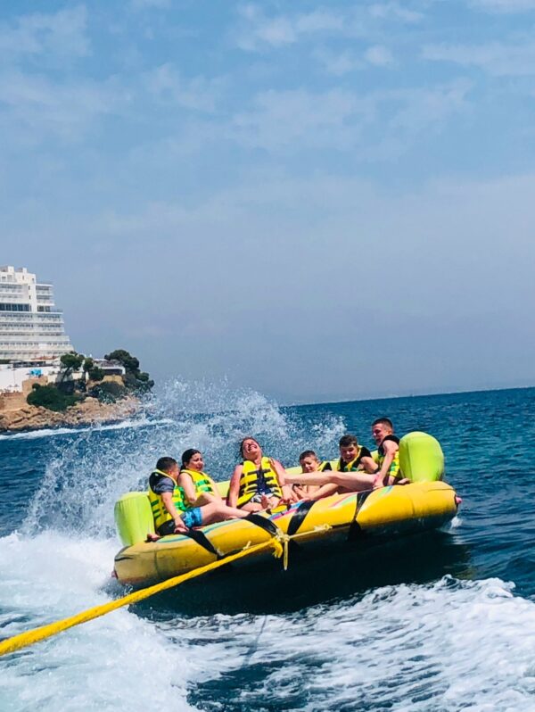 🎉 Watersports - Banana, crazy UFO, Flybus, Sting, o Ferrari – ¡Emociones y risas garantizadas! - Imagen 5