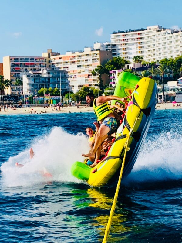 🎉 Watersports - Banana, crazy UFO, Flybus, Sting, o Ferrari – ¡Emociones y risas garantizadas! - Imagen 3