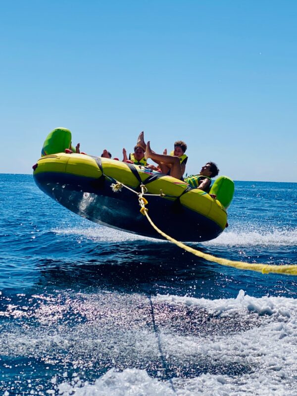 🎉 Watersports - Banana, crazy UFO, Flybus, Sting, o Ferrari – ¡Emociones y risas garantizadas! - Imagen 4
